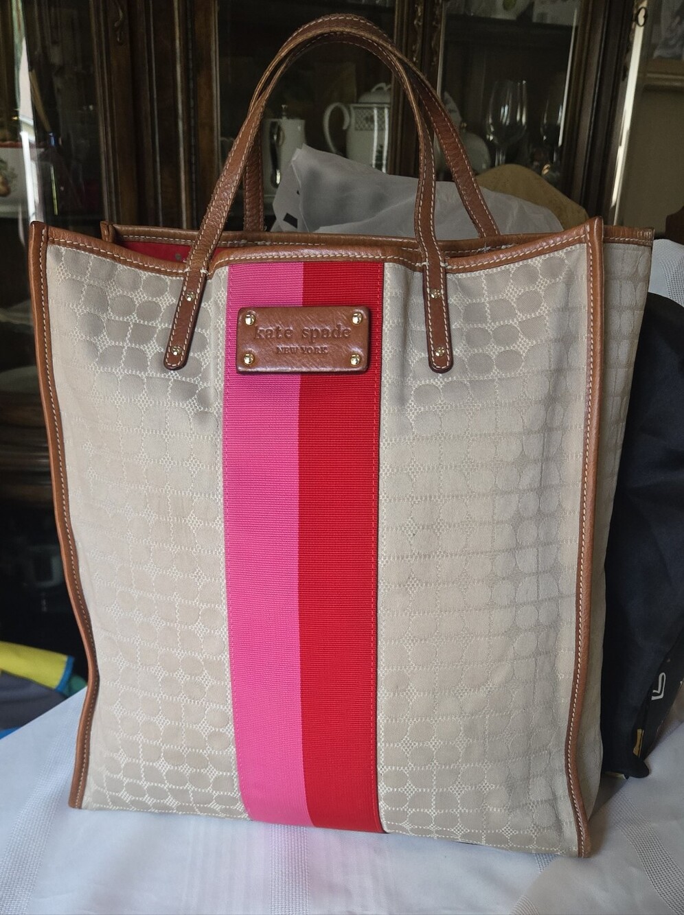 EUC Gorgeous kate spade Tan Logo Tote with Pink and Red Stripe
